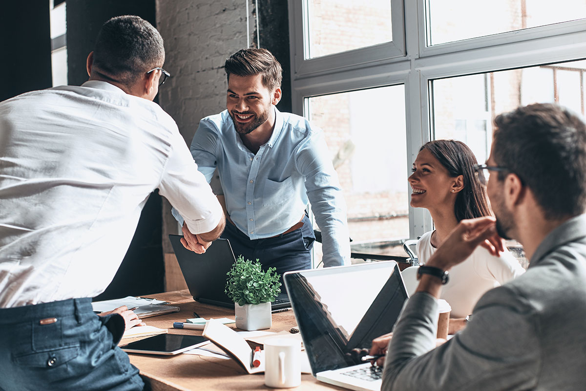 Team im Unternehmen bei einer Besprechung